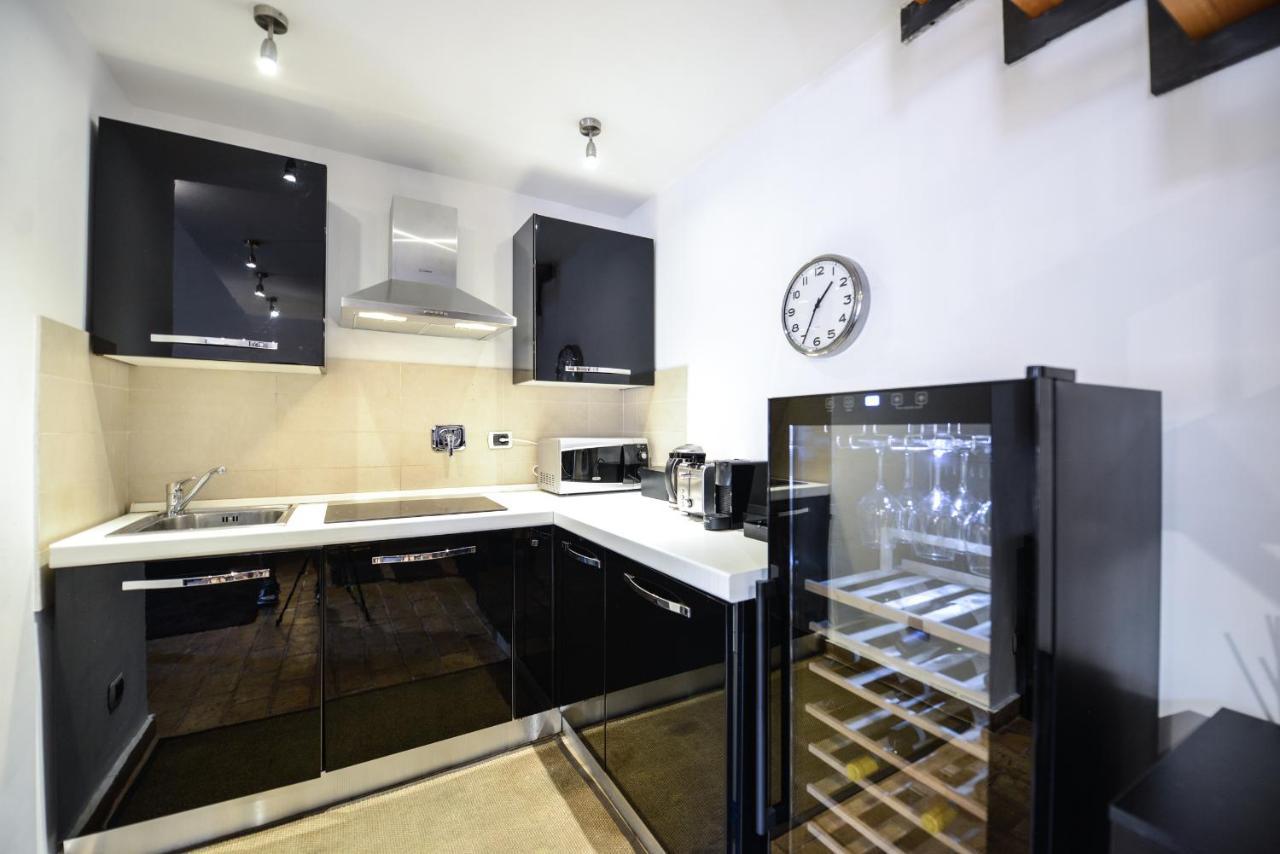 Ibernesi - Charming Apartment At The Roman Forums Bagian luar foto
